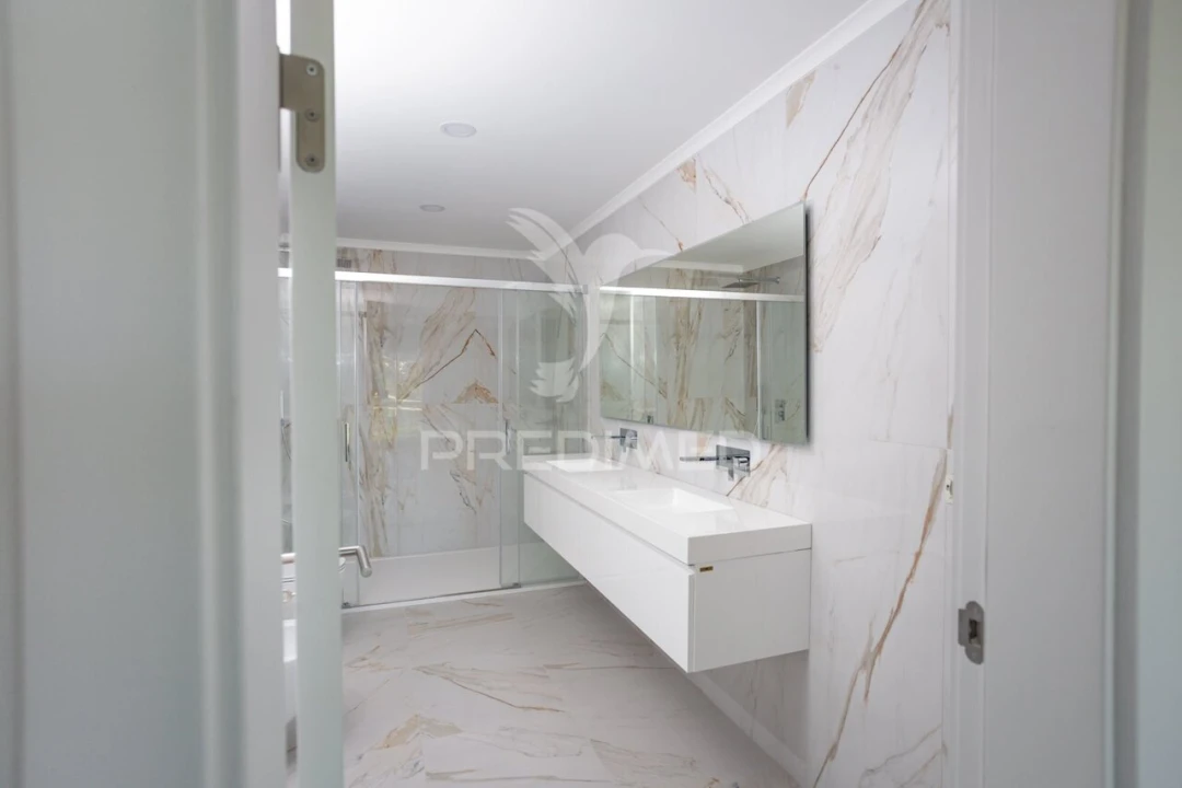 Moradia T5 para Venda em Santa Iria de Azoia, São João da Talha e Bobadela Foto 29