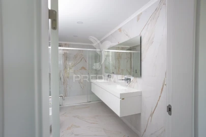 Moradia T5 para Venda em Santa Iria de Azoia, São João da Talha e Bobadela