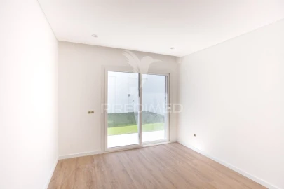 Moradia T5 para Venda em Santa Iria de Azoia, São João da Talha e Bobadela