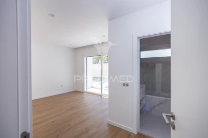 Moradia T5 para Venda em Santa Iria de Azoia, São João da Talha e Bobadela