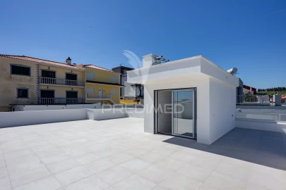 Moradia T5 para Venda em Santa Iria de Azoia, São João da Talha e Bobadela