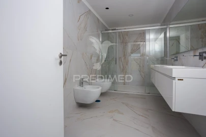 Moradia T5 para Venda em Santa Iria de Azoia, São João da Talha e Bobadela