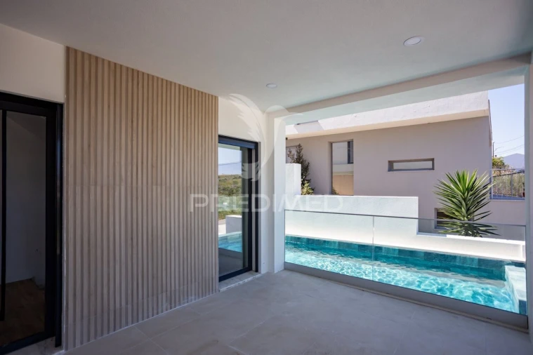 Moradia T5 para Venda em Santa Iria de Azoia, São João da Talha e Bobadela Foto 37