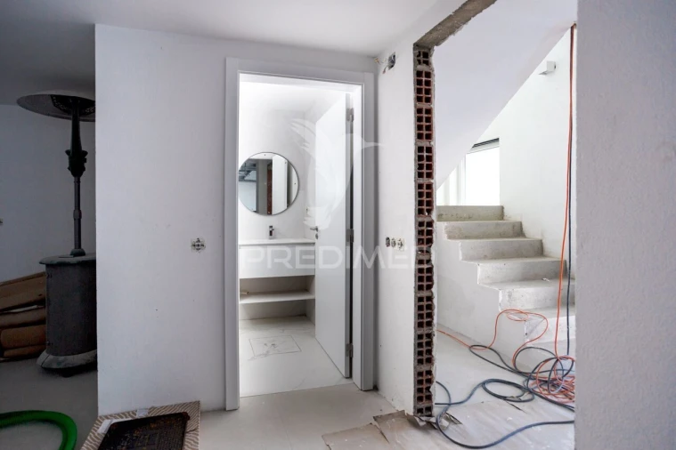 Moradia T5 para Venda em Santa Iria de Azoia, São João da Talha e Bobadela Foto 7