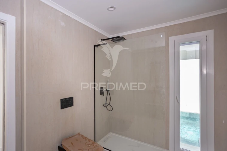 Moradia T5 para Venda em Santa Iria de Azoia, São João da Talha e Bobadela Foto 18