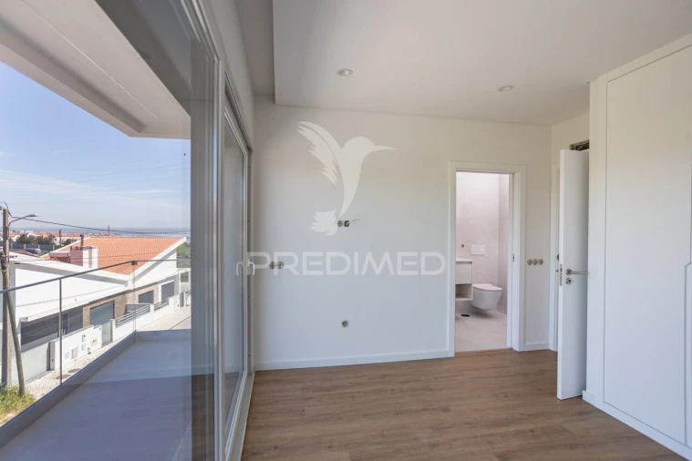 Moradia T5 para Venda em Santa Iria de Azoia, São João da Talha e Bobadela Foto 21