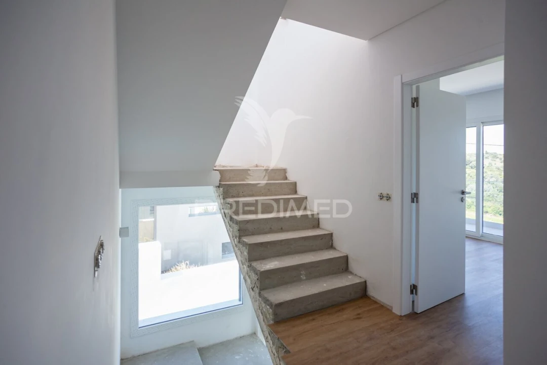 Moradia T5 para Venda em Santa Iria de Azoia, São João da Talha e Bobadela Foto 38