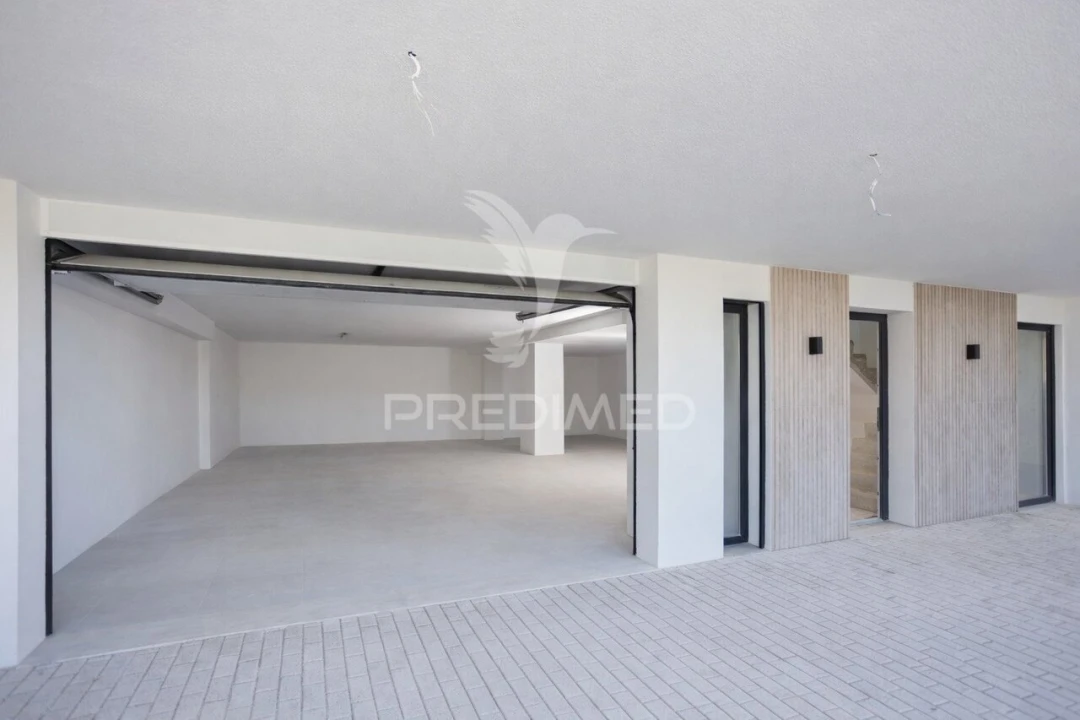 Moradia T5 para Venda em Santa Iria de Azoia, São João da Talha e Bobadela Foto 5