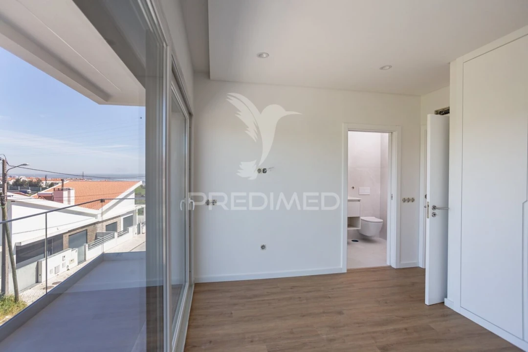 Moradia T5 para Venda em Santa Iria de Azoia, São João da Talha e Bobadela Foto 21