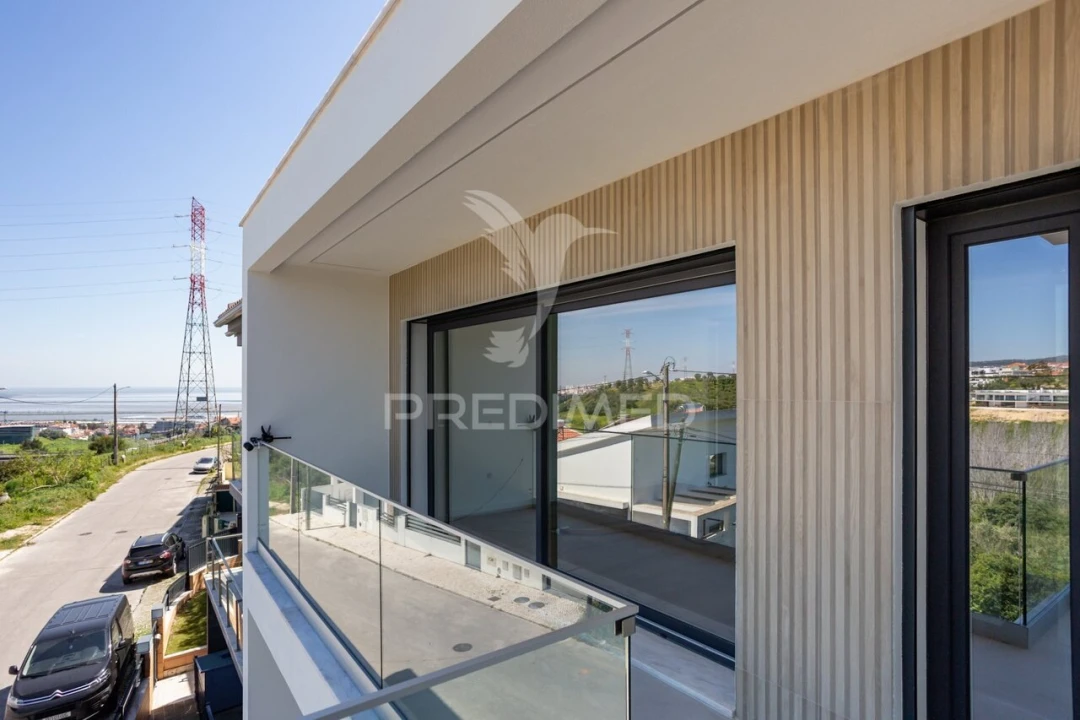 Moradia T5 para Venda em Santa Iria de Azoia, São João da Talha e Bobadela Foto 24