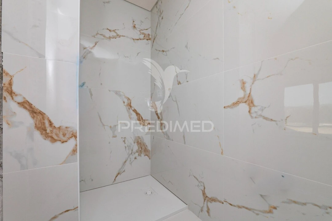 Moradia T3 para Venda em Lago Foto 25