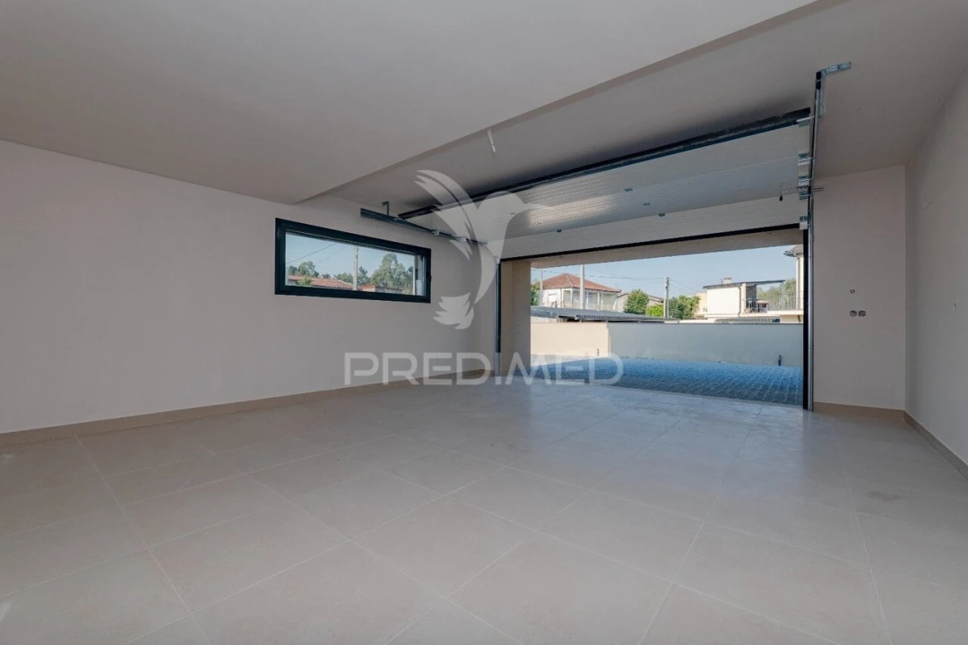 Moradia T3 para Venda em Lago Foto 27