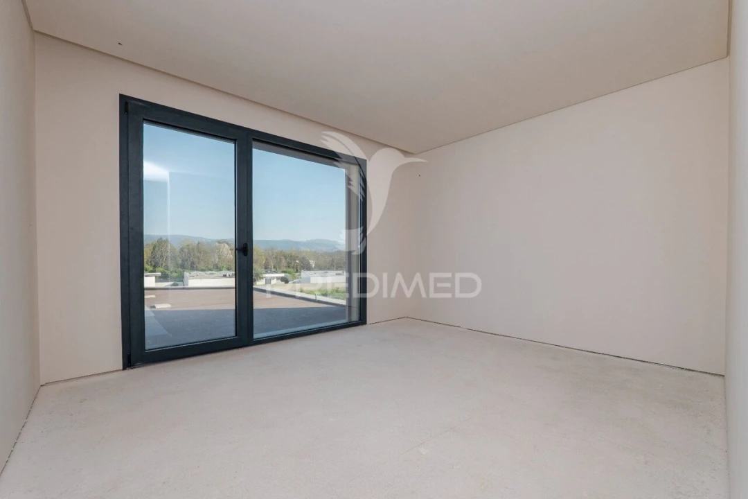 Moradia T3 para Venda em Lago Foto 24