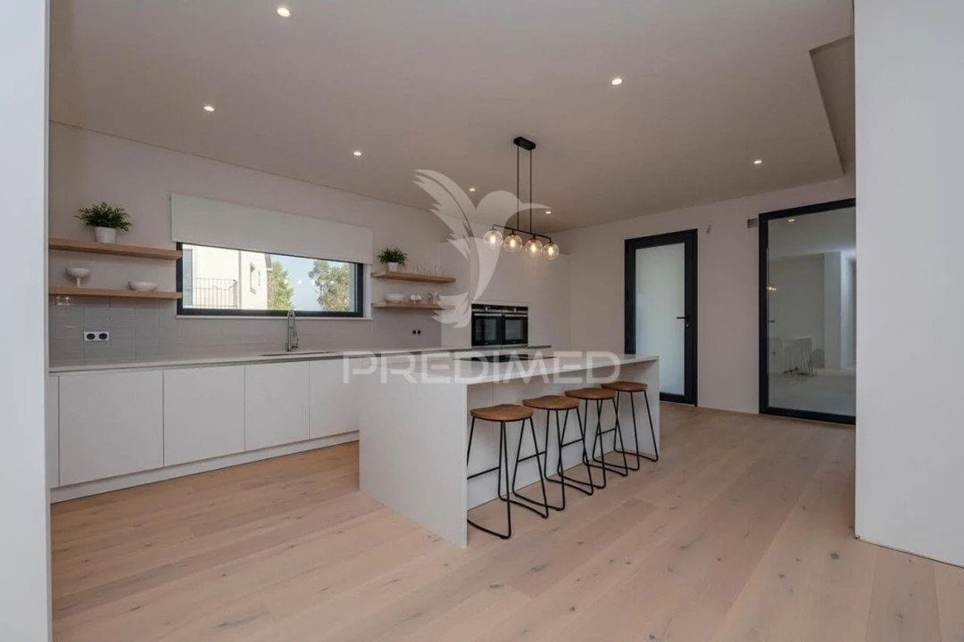 Moradia T3 para Venda em Lago Foto 14