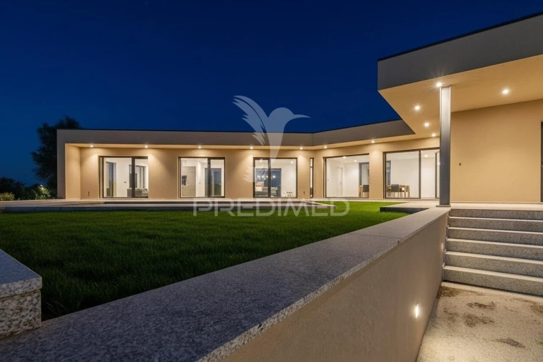 Moradia T3 para Venda em Lago Foto 1