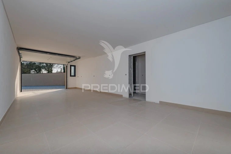 Moradia T3 para Venda em Lago Foto 36