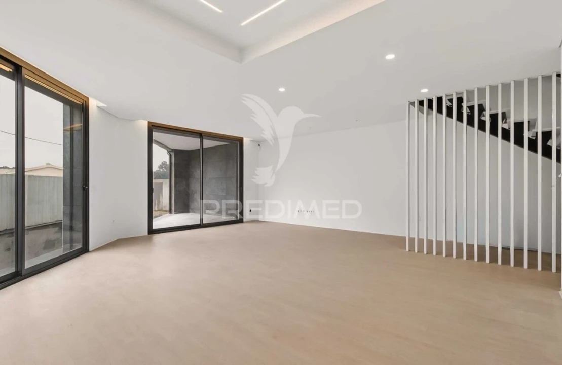 Moradia T5 para Venda em Madalena Foto 7