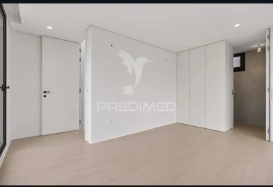 Moradia T5 para Venda em Madalena