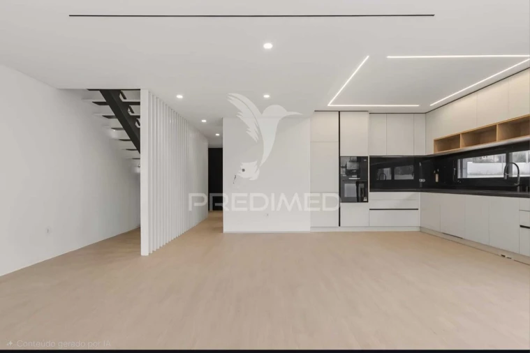 Moradia T5 para Venda em Madalena Foto 3