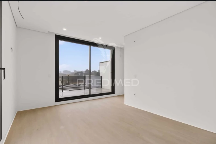 Moradia T5 para Venda em Madalena Foto 11