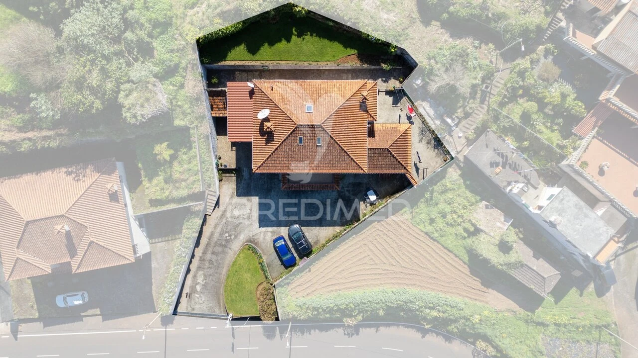 Moradia T3 para Venda em Santo Antonio da Serra Foto 4