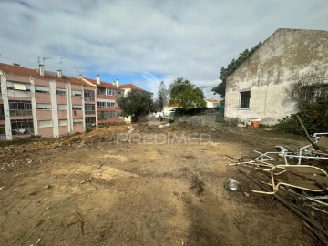 Terreno para Venda em Seixal, Arrentela e Aldeia de Paio Pires