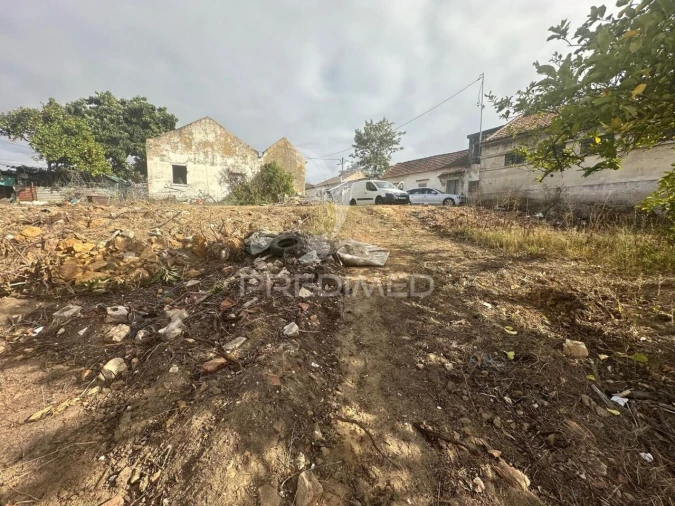 Terreno para Venda em Seixal, Arrentela e Aldeia de Paio Pires