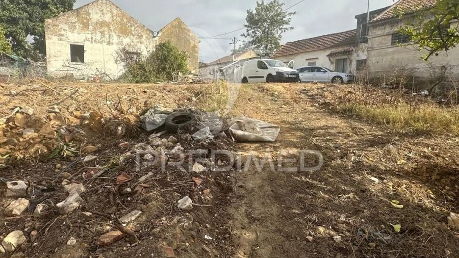 Terreno para Venda em Seixal, Arrentela e Aldeia de Paio Pires