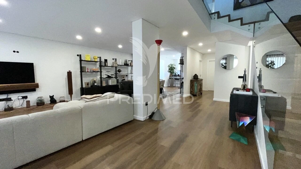 Moradia T4 para Venda em Esmoriz Foto 5