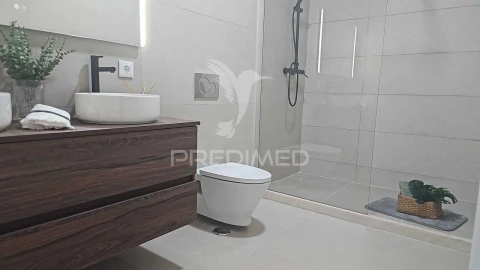 Apartamento T3 para Venda em Benfica