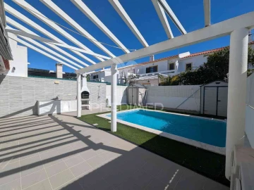 Moradia T4 para Venda em Monte Gordo