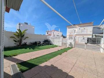 Moradia T4 para Venda em Monte Gordo