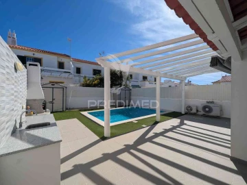Moradia T4 para Venda em Monte Gordo
