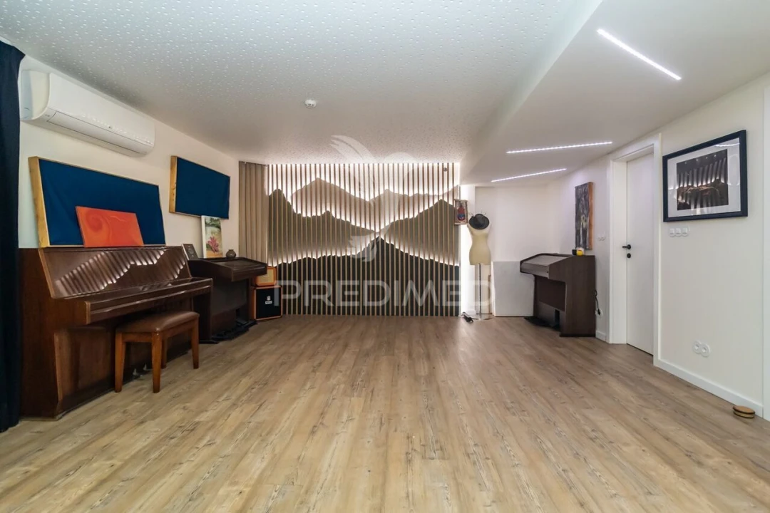 Moradia T4 para Venda em Seixal, Arrentela e Aldeia de Paio Pires Foto 34