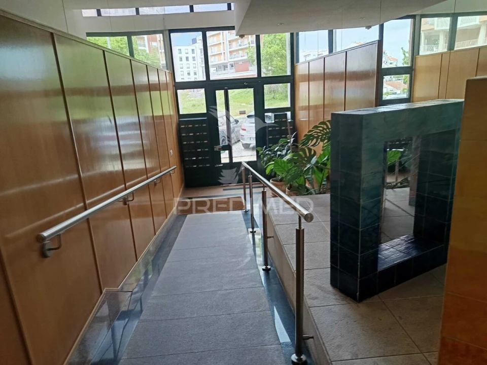 Apartamento T3 para Venda em Laranjeiro e Feijó Foto 2