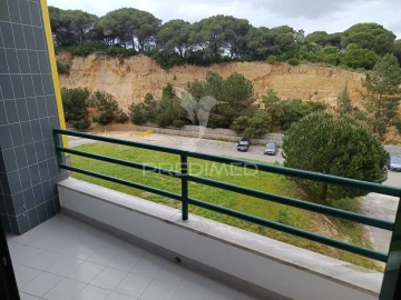 Apartamento T3 para Venda em Laranjeiro e Feijó