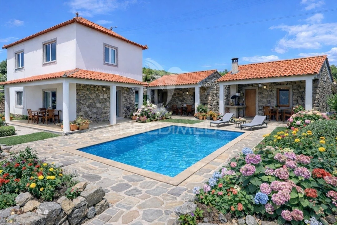 Moradia T4 para Venda em Ponta do Pargo Foto 2