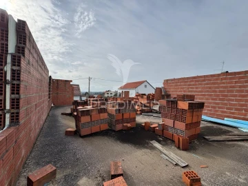 Terreno para Venda em Cardigos