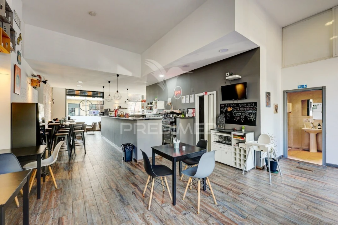 Loja para Trespasse em Mina de Água Foto 1