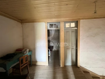 Moradia T2 para Venda em Vila Nova de Foz Côa