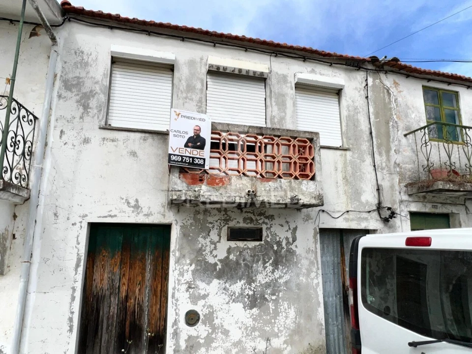 Moradia T2 para Venda em Vila Nova de Foz Côa Foto 1