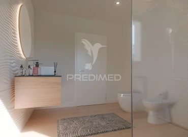 Moradia T4 para Venda em Meia Via