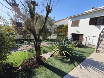 Moradia T3 para Venda em Azeitão (São Lourenço e São Simão)