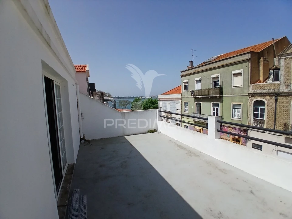 Prédio para Venda em Seixal, Arrentela e Aldeia de Paio Pires Foto 16