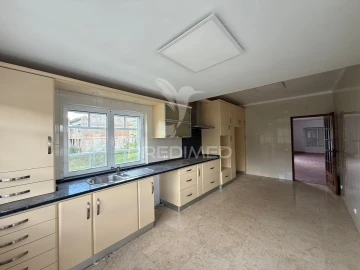 Moradia T4 para Venda em Minde