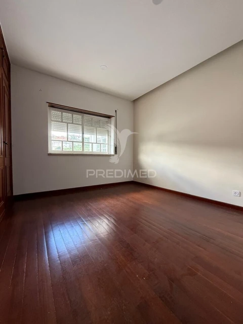 Moradia T4 para Venda em Minde