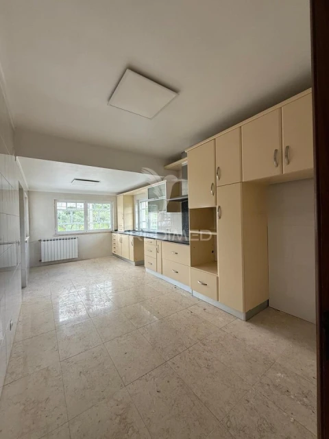 Moradia T4 para Venda em Minde