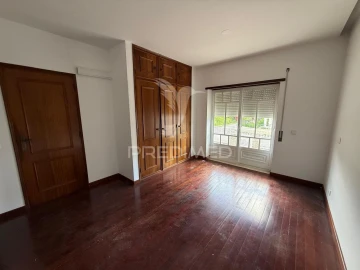 Moradia T4 para Venda em Minde