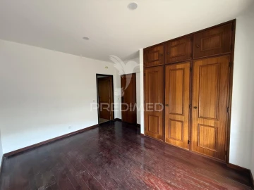 Moradia T4 para Venda em Minde