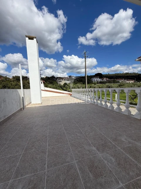 Moradia T4 para Venda em Minde